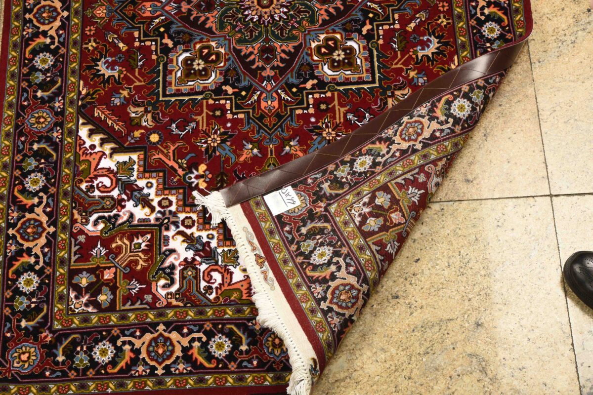 handmade rug from heris 2