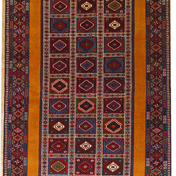 Handmade Shiraz Wool Rug 4’92 x 8’20”