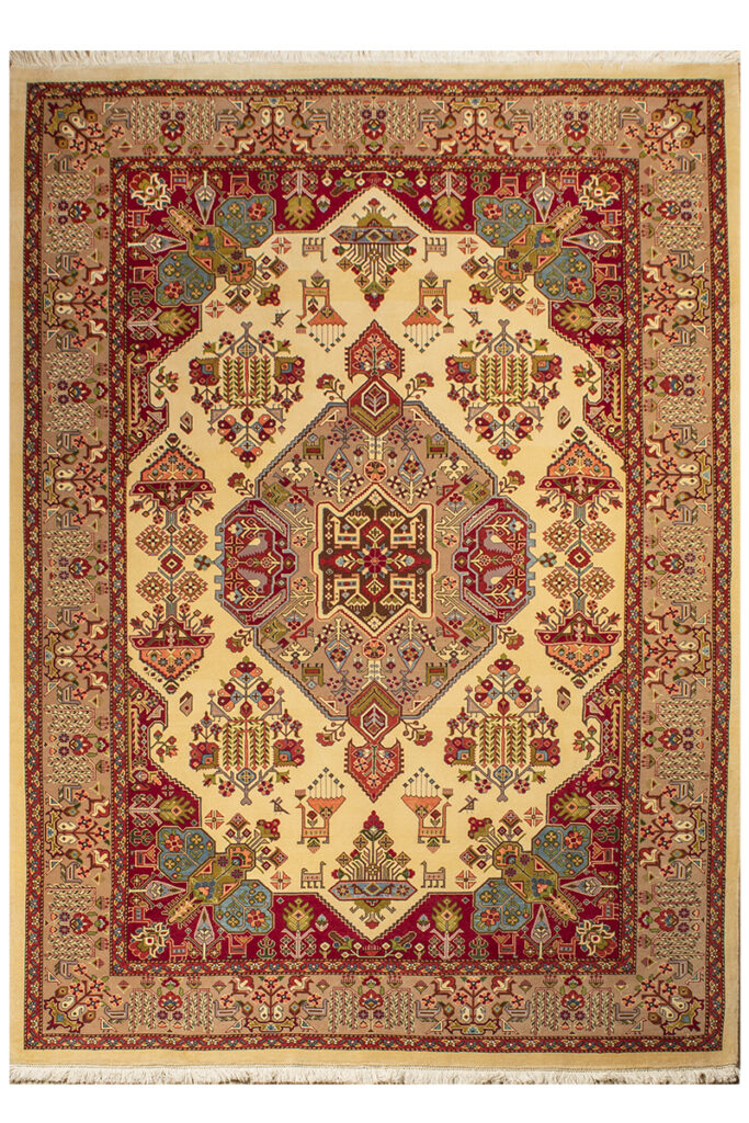 Varamin Handmade Medallion Rug. handwoven rug